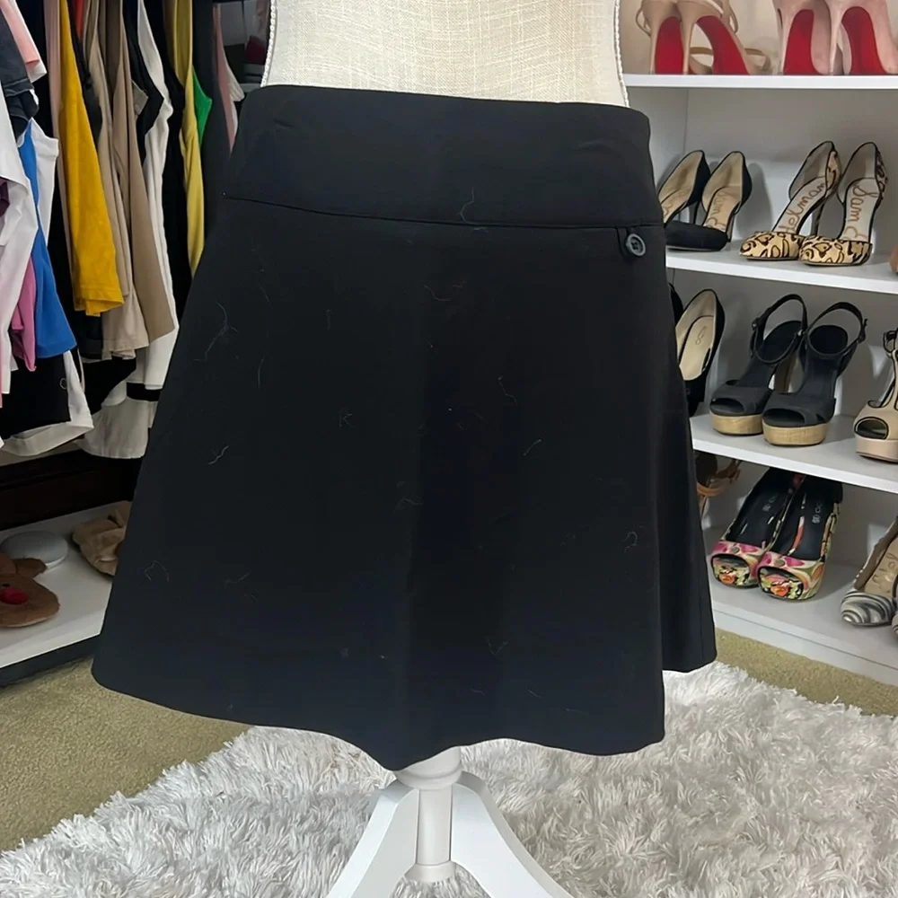 Black Gap fully lined, side zip mini skirt, size 4